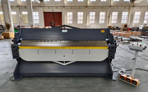В РК г. Усть-Каменогорск, поставлен и введен в эксплуатацию HW2440x3.5 Гидравлический листогибочный пресс